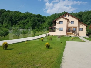 Vilă 327 mp, teren 3173 mp, Cobia