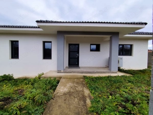 Casa noua de vanzare, nivel parter, living generos si 3 dormitoare
