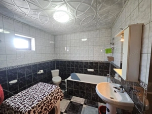 Casă de vânzare în Golești – locație excelentă lângă muzeu - imagine 4