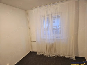 Oportunitate in Centrul Civic: camera la parter cu utilitati si beci