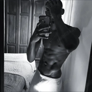 Am venit în vacanță doar pentru fericirea ta.