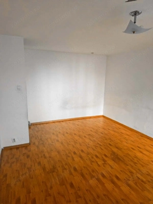 Vanzare Garsoniera spatioasa in Titan, 42mp, 10 min metrou, bloc 1986