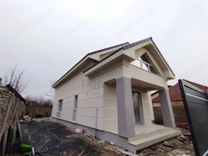 Casa Individuala - RONAT - Dormitor la parter - bucatarie separata.