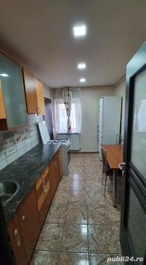 Vand apartament 2 camere - Decomandat - zona Lebada - imagine 5