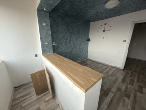 Etaj intermediar. Bloc izolat. Bucatarie inchisa  - imagine 2