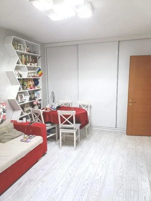 Vanzare 3 camere decomandat - 2 gr sanitare - Drumul Taberei - Metrou Raul Doamnei - 119500E - imagine 2