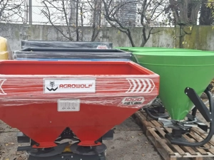 Masina de imprastiat ingrasaminte - imagine 2