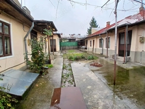 Ultracentral Ploiesti teren cu 2 corpuri de case de vanzare