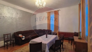Casă cu 3 camere de vânzare în zona Centrală - imagine 3