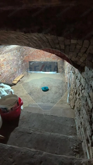 Casă cu 3 camere de vânzare în zona Centrală - imagine 16