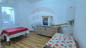 Casă cu 3 camere de vânzare în zona Centrală - imagine 10