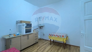 Casă cu 3 camere de vânzare în zona Centrală - imagine 11