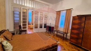 Casă cu 3 camere de vânzare în zona Centrală - imagine 8