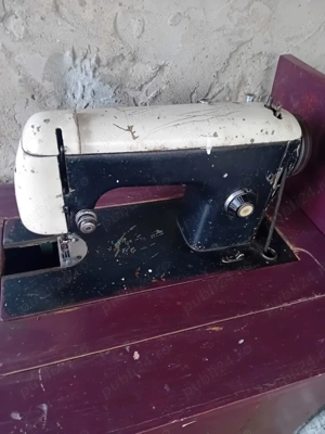 Vând mașină de cusut