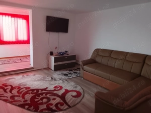 Vând casă modestă. 