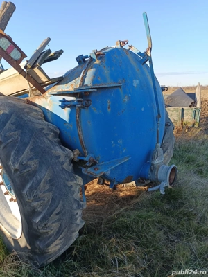 Vând tractor cu accesorii  - imagine 4