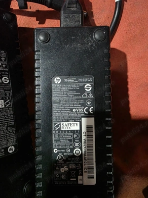 Incarcator alimentator laptop Hp 135w mufa rotunda cu pin central