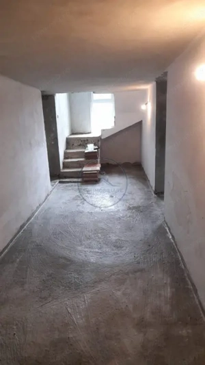 Casa 200 mp, 2200mp teren , 20 km de  - imagine 11