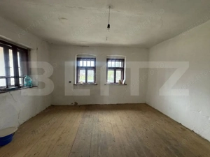 Casa cu 2 camere in Densus, 20 km de Manastirea Prinslop