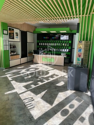 Sp. Comercial-Vitrina  la Strada-MARASTI-in Statia de bus