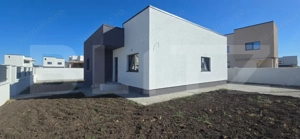 Casa individuala plan parter, 2 dormitoare, 473 mp teren, zona Magnolia