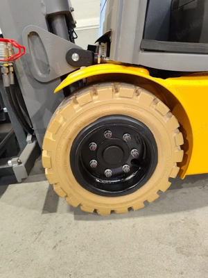 Electrostivuitor Jungheinrich EFG 320, capacitate 2000 kg, înălțime de ridicare 4400 mm - imagine 6