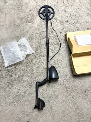 Detector de metale nou.