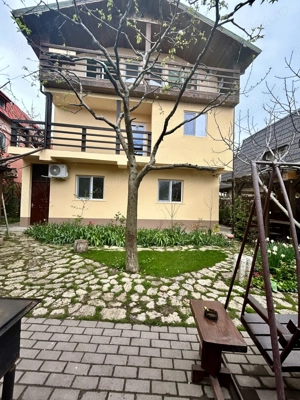 Vând imobil P+2E in Vama Veche central   Afacere la cheie