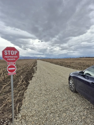 vand parcela de teren intravilan