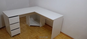 Vând birou tip colțar 