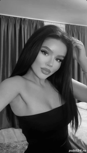 STUDENTA FRUMOASA  ,stilata ,fierbinte si pasionala 