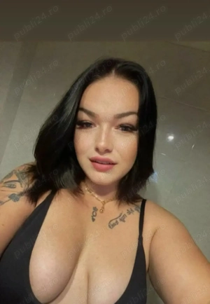 Roxy apetisanta si provocatoare fac și deplasări 