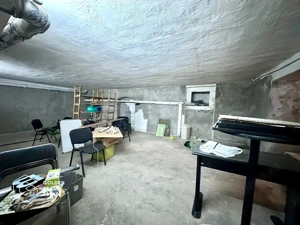 Boxa 67 mp utili, în zona Podgoria - imagine 2