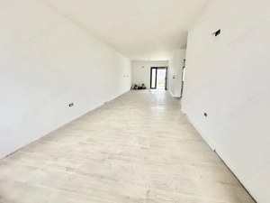 Duplex pe parter cu 3 camere - Bucovat - imagine 2