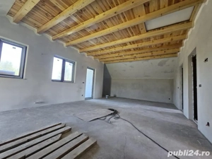 Vila cu etaj, mansarda si teren 1000mp - imagine 2