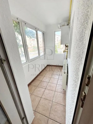 SAGUNA - 3 Cam - Decom - Centrala Proprie - 2 Bai - 3 Boxe - Garaj - ETAJ 1 - imagine 8