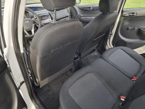 Hyundai i20 1,3i an 2013, Posibil RATE si GARANTIE - imagine 6