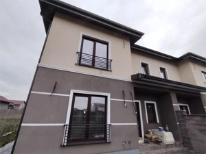 Duplex superb - 5 camere - toate utilitatile - bucatarie inchisa.