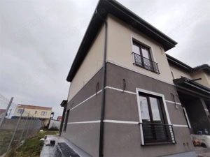 Duplex superb - 5 camere - toate utilitatile - bucatarie inchisa.