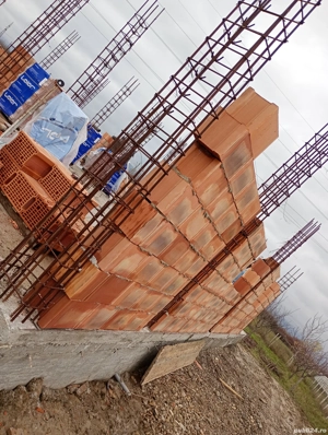 executam lucrari inerioare exterioare 