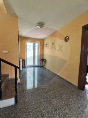 Casă / Vilă cu 5 camere de vânzare - imagine 18