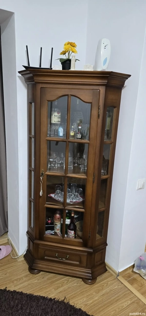 vitrina pe colt - imagine 2