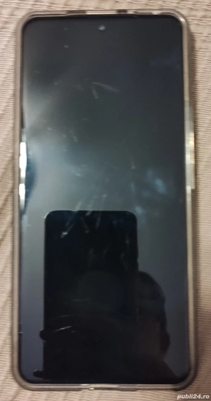 Vând telefon Honor 200