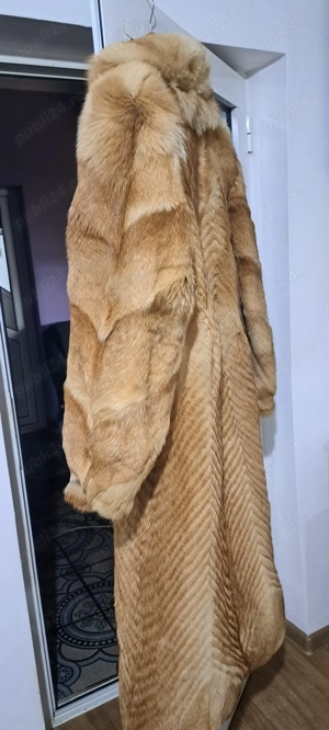 Vand haina blana nurca