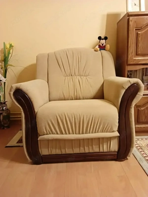 Canapea 3 locurii si 2 fotolii totul nou,