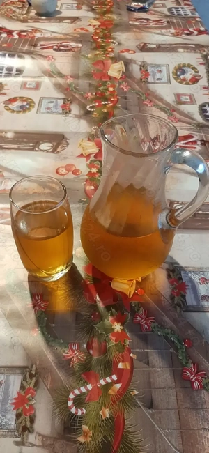 Vând vin alb, roșu, negru și  țuică.