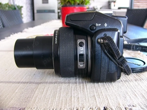 Aparat foto Olympus SP-570UZ