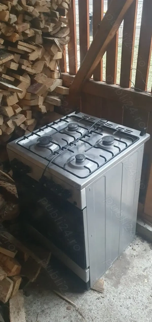 Aragaz Beko cu cuptor electric