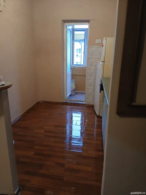 De vânzare apartament cu 3 camere decomandat, HCC, zonă liniștită, lâgă Ulpia, bloc reabilitat - imagine 3
