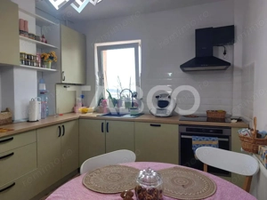 Apartament renovat 66 mp 3 camere 2 bai balcon pivnita Cisnadie
